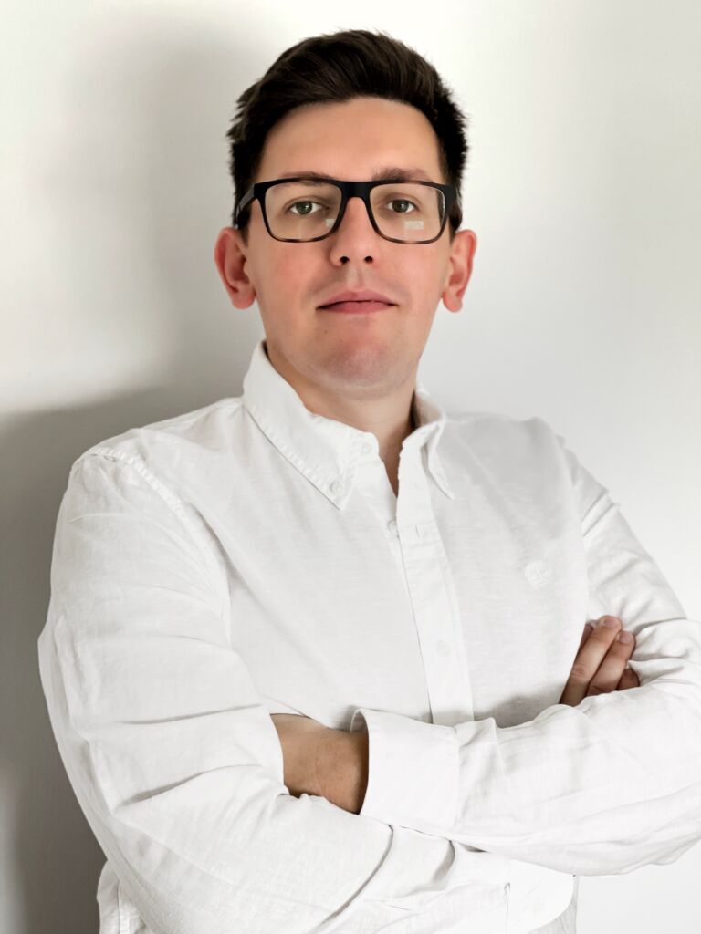 dr Daniel Biesiada